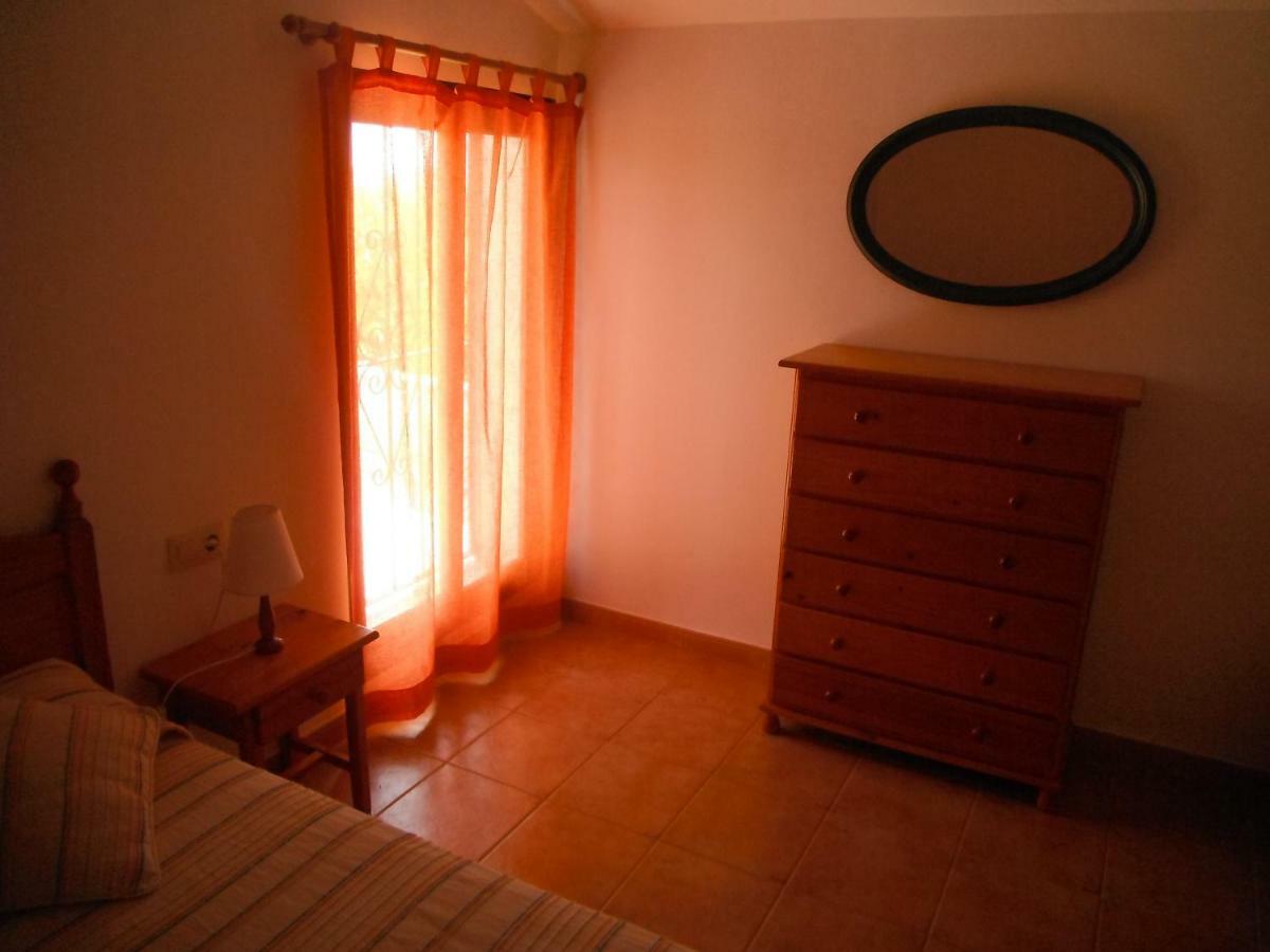 Casa Laura Pension Deltebre Buitenkant foto